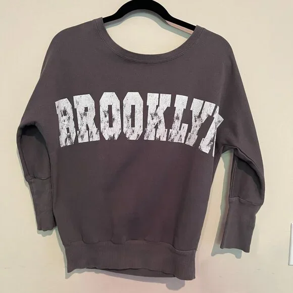 Derek Heart Grey Crew Neck Dolman Sleeves Pullover Sweatshirt Brooklyn Sz Small - Picture 1 of 7